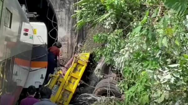 Đi tảo mộ, 41 người Đài Loan tử nạn trong tai nạn tàu hỏa