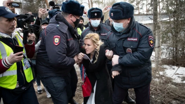 Nga bắt giữ các bác sĩ tìm cách điều trị cho Alexei Navalny