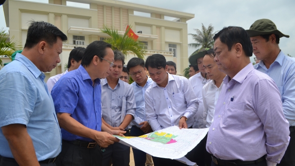 Bộ trưởng Lê Minh Hoan thị sát các công trình thủy nông và nông nghiệp 4.0