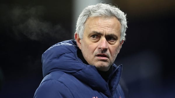 Chính thức: Jose Mourinho bị sa thải