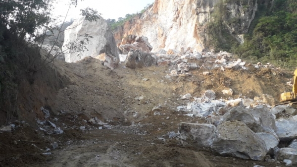 Thái Nguyên: Sạt lở mỏ đá Lân Đăm 2, một tuyến đường bị vùi lấp