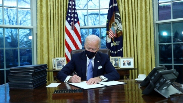 Biden 'phế bỏ' hợp đồng khoan thăm dò dầu khí thời Trump