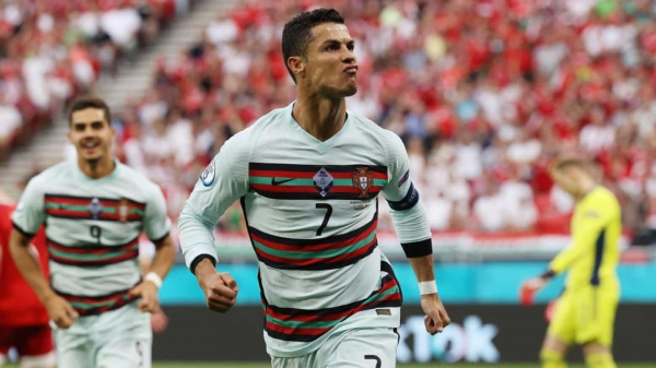 Cristiano Ronaldo mở màn EURO 2020 với 4 kỷ lục