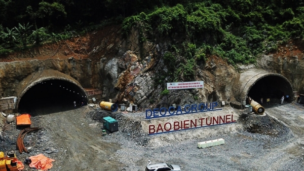 Thông đường hầm xuyên núi lớn nhất Quảng Ninh