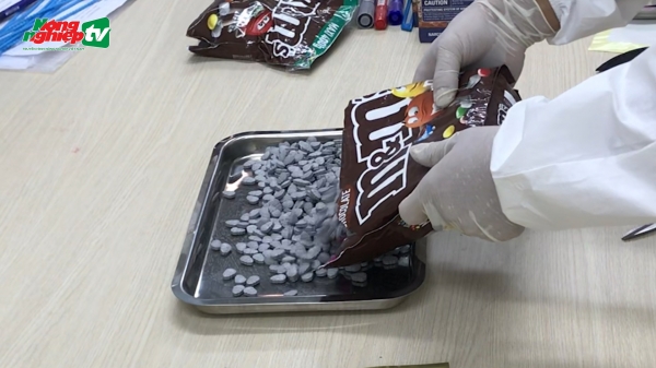 Hơn 30kg ma túy ngụy trang trong gói quà biếu kẹo Socola