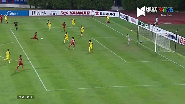 Pha 'nã đạn' của Quang Hải khiến thủ môn Malaysia đứng hình