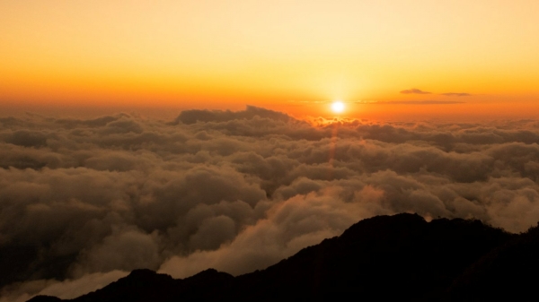 Cao Bằng: Ngỡ ngàng biển mây trên đỉnh Phja Oắc