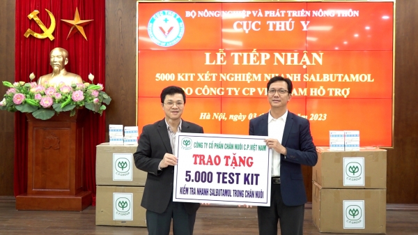 Cục Thú y tiếp nhận 5.000 kit xét nghiệm nhanh Salbutamol CP. Việt Nam hỗ trợ