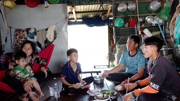 Phóng sự truyền hình đặc biệt - Chuyện hạ nguồn Mekong: Người Việt ở Biển Hồ