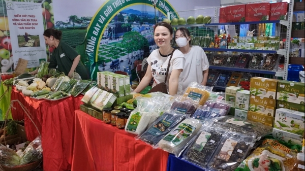 Gần 200 gian hàng tham gia Hội chợ triển lãm Công thương - OCOP Thái Nguyên