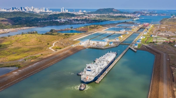 Kênh đào Panama tiếp tục giảm lưu lượng tàu qua kênh vì hạn hán