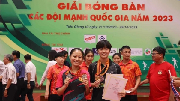 Bóng bàn Hà Nội T&T giành 2 huy chương vàng