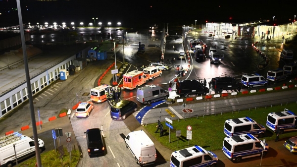 Sân bay Hamburg đóng cửa vì vụ bắt cóc con tin ở đường băng