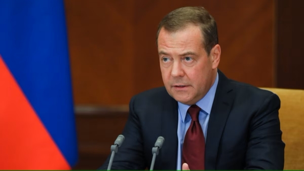 Ông Medvedev dọa đáp trả Ukraine bằng vũ khí hạt nhân
