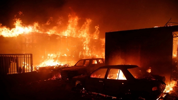 Cháy rừng lớn lan đến đô thị ở Chile, ít nhất 46 người thiệt mạng
