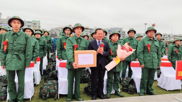 Thanh niên tỉnh Quảng Ninh lên đường nhập ngũ