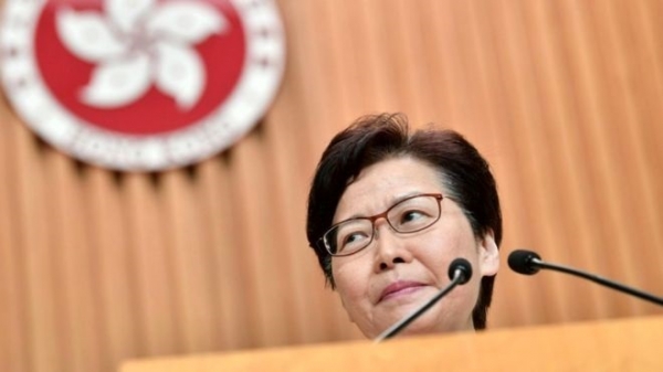 Lãnh đạo Hong Kong rút dự luật dẫn độ