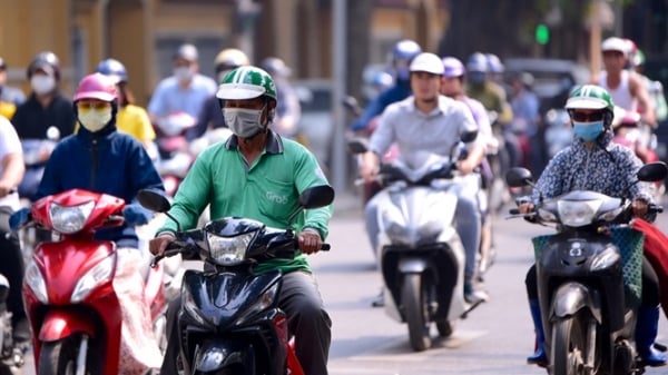 Hà Nội ô nhiễm: Nhà chức trách khuyến cáo nhiều đối tượng hạn chế ra đường
