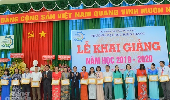 Hơn một ngàn sinh viên Đại học Kiên Giang vào năm học mới