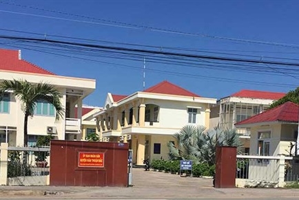 Chủ tịch huyện Hàm Thuận Bắc bổ nhiệm con rể sai quy định