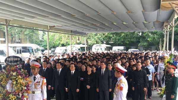 Hàng nghìn người đến viếng và tiễn đưa Thứ trưởng Lê Hải An