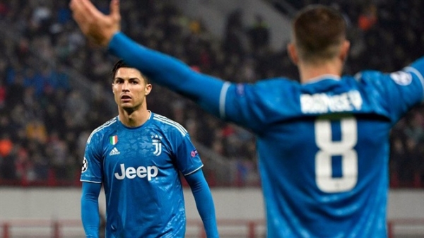 Ronaldo thất vọng vì bị đồng đội tranh bàn thắng