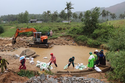 Bình Định: Một người tử vong trong bão số 6