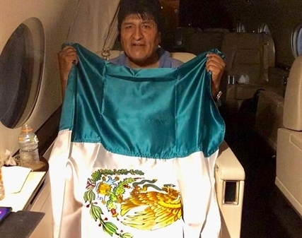 Bolivia rơi vào vòng xoáy bất ổn: Tổng thống Evo Morales đi Mexico tỵ nạn