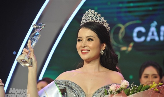 Huỳnh Thúy Vy giành vương miện 'Người đẹp Du lịch Cần Thơ năm 2019'