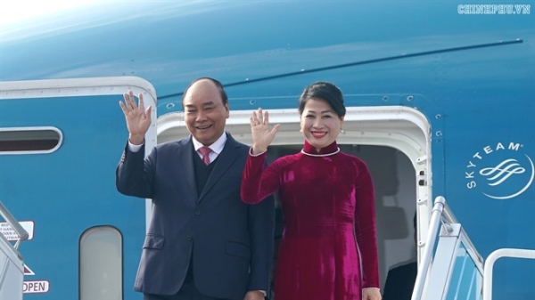Thủ tướng đến Busan, bắt đầu chương trình Hội nghị cấp cao ASEAN-Hàn Quốc