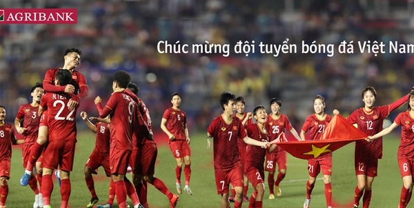 Agribank tặng 2 tỷ đồng đội tuyển bóng đá Việt Nam
