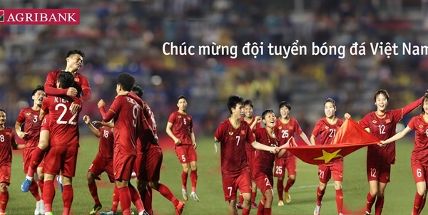 Agribank tặng 02 tỷ đồng cho đội tuyển bóng đá nữ và nam Việt Nam