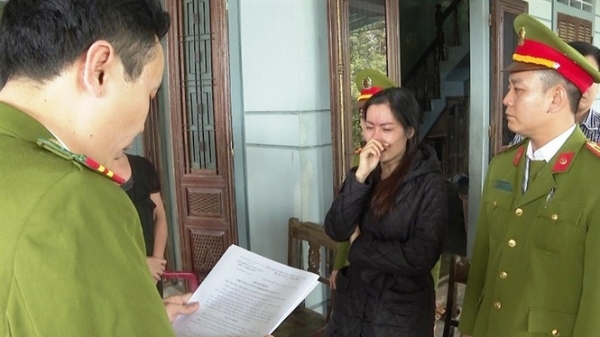 Thừa Thiên - Huế: Khởi tố 'nữ quái' 8X làm giả giấy tờ để lừa đảo