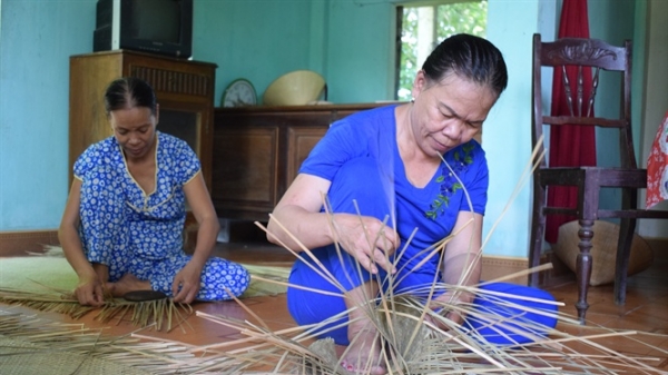 Ra mắt cơ sở sản xuất làng nghề đệm bàng Phò Trạch