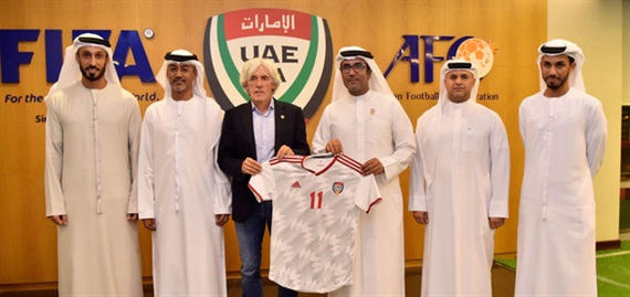 UAE bổ nhiệm HLV mới, chờ đấu tuyển Việt Nam