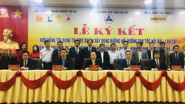 Ký hợp đồng tín dụng dự án đường nối Nội Bài - Lào Cai lên Sa Pa