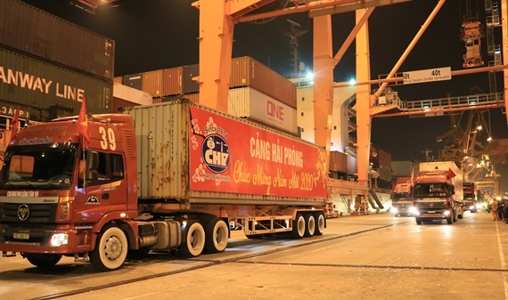 Hơn 1.000 container làm thủ tục tại Cảng Hải Phòng