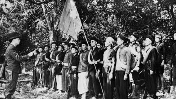 Đi tìm lai lịch tấm ảnh “Lễ xuất phát của Việt Nam Giải phóng quân”