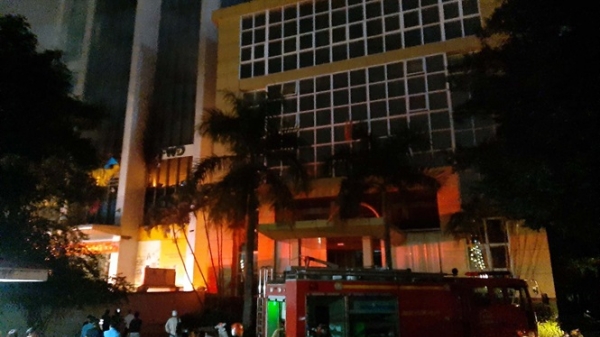 Tòa nhà dầu khí Thanh Hóa cháy lớn, 1 người chết