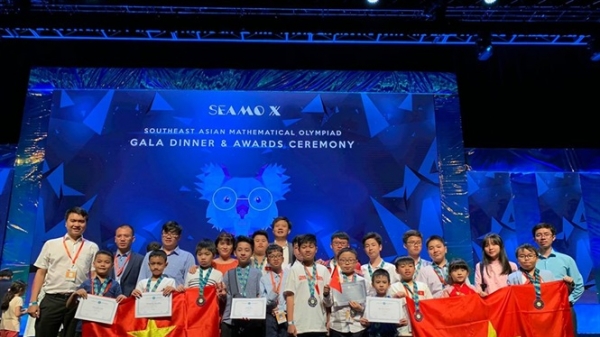 Đoàn Việt Nam đoạt huy chương Vàng kỳ thi Olympic Toán Tiếng Anh tại Australia