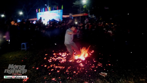 Lễ hội nhảy lửa của người Dao đỏ - nét hoang sơ miền sơn cước