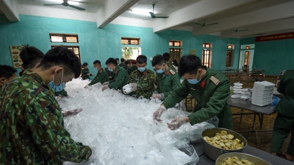 Bộ đội Lạng Sơn chăm lo bữa ăn, chốn ở cho công dân bị cách ly