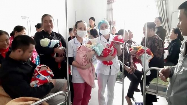 Bệnh viện Cẩm Xuyên được khen vì đỡ đẻ thành công 20 sản phụ trong lũ