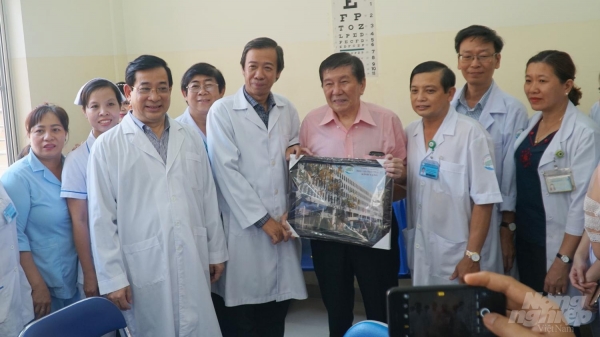Bệnh nhân Việt kiều Mỹ 73 tuổi nhiễm Covid-19 xuất viện