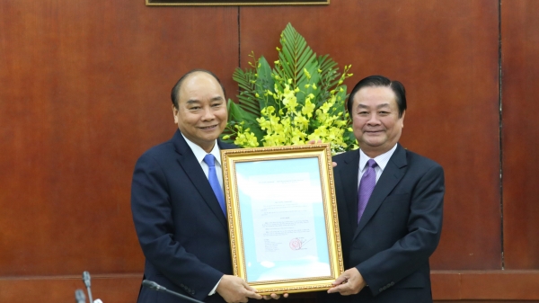 Thủ tướng trao quyết định bổ nhiệm ông Lê Minh Hoan làm Thứ trưởng Bộ NN-PTNT