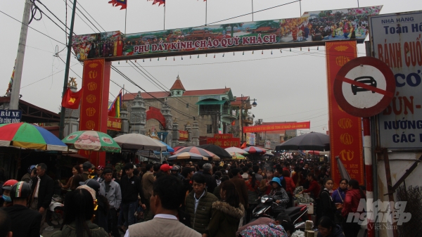 Nam Định dừng tổ chức chợ Viềng