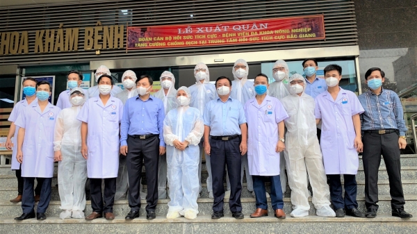 Lực lượng tinh nhuệ của Bệnh viện Đa khoa Nông nghiệp chi viện cho Bắc Giang