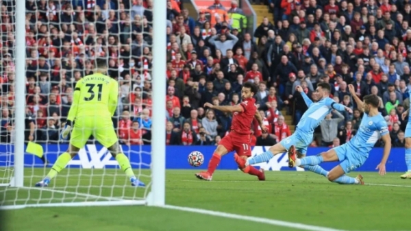 Salah rực sáng, Liverpool vẫn chia điểm nghẹt thở trước Man City