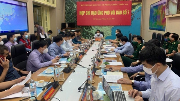 Phó Thủ tướng Lê Văn Thành chủ trì họp khẩn ứng phó bão số 7