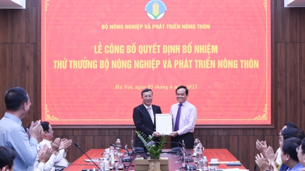 Công bố quyết định bổ nhiệm Thứ trưởng Bộ NN-PTNT Hoàng Trung